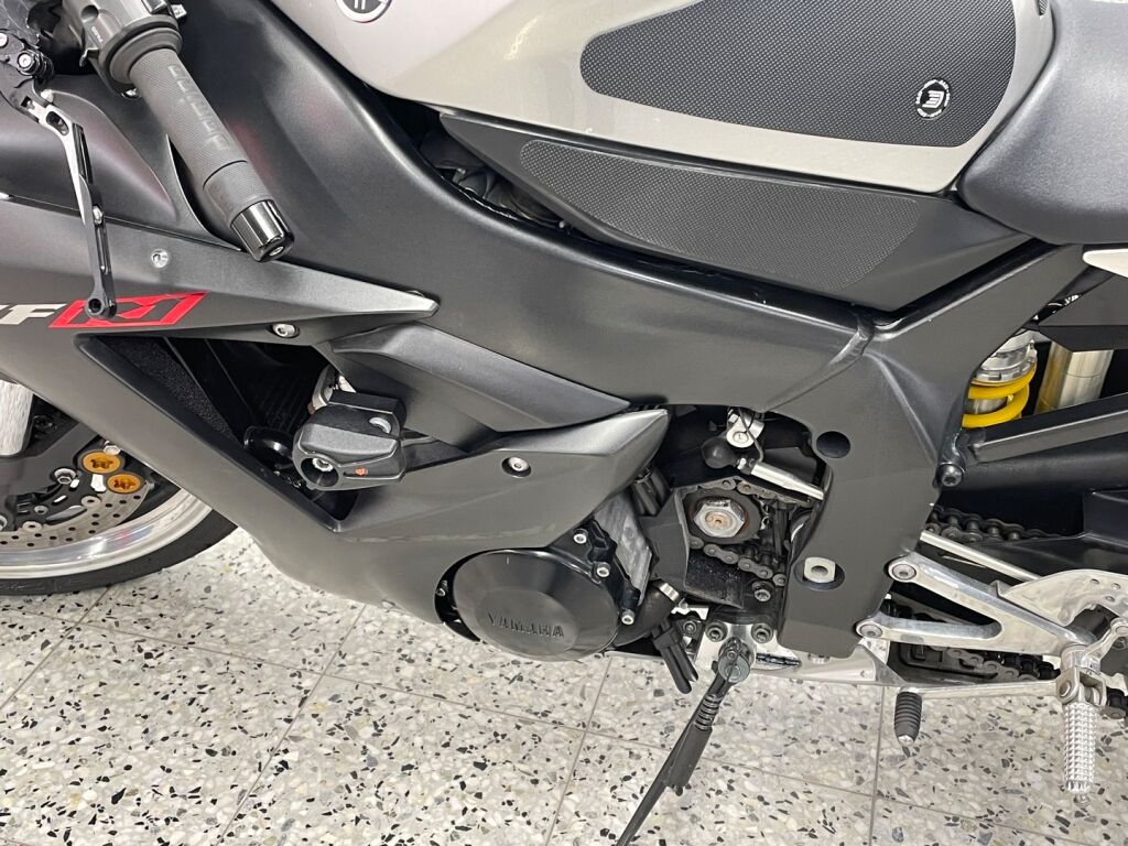Yamaha YZF-R1 2003 