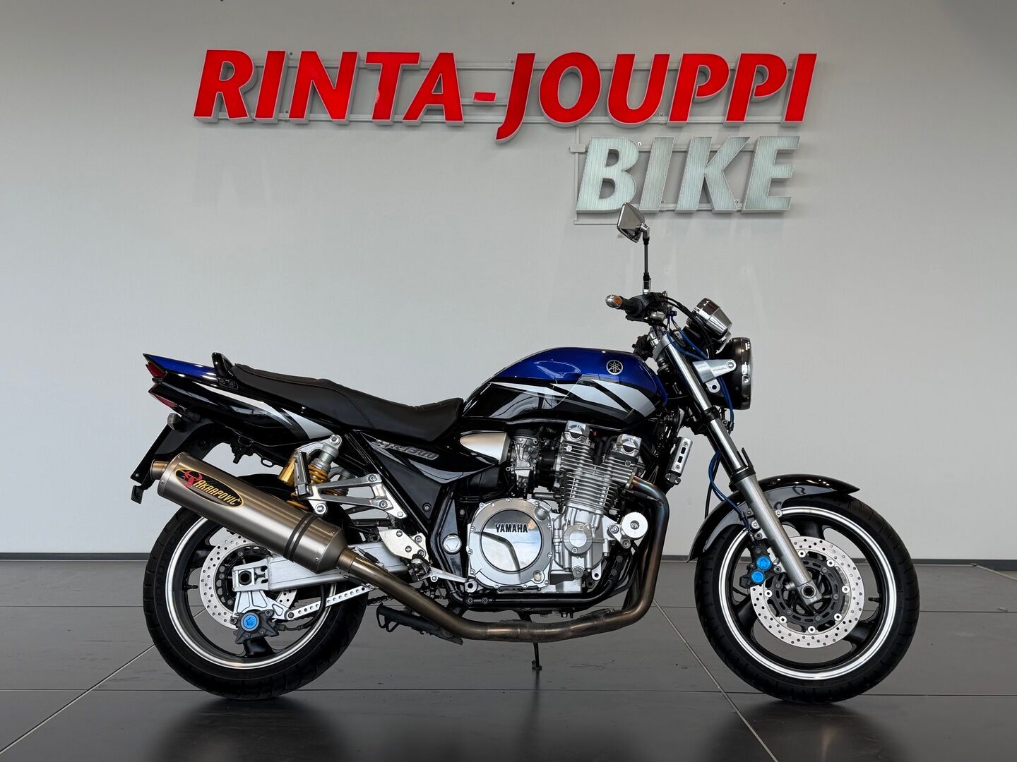 Yamaha XJR