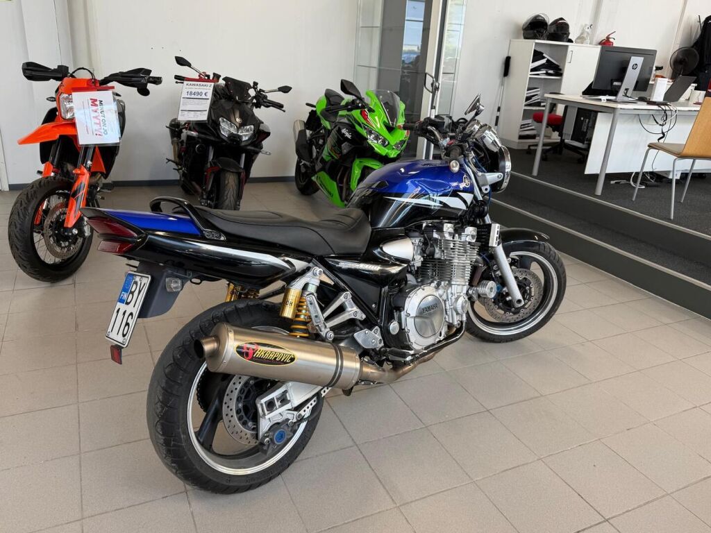 Yamaha XJR 2004 