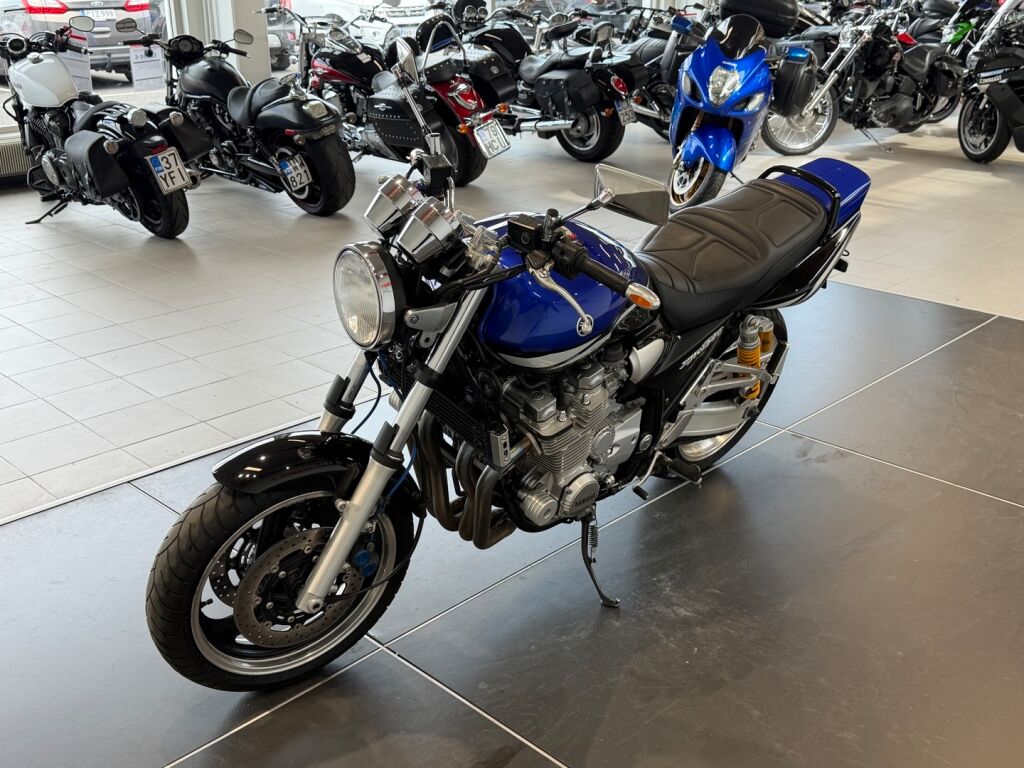 Yamaha XJR 2004 