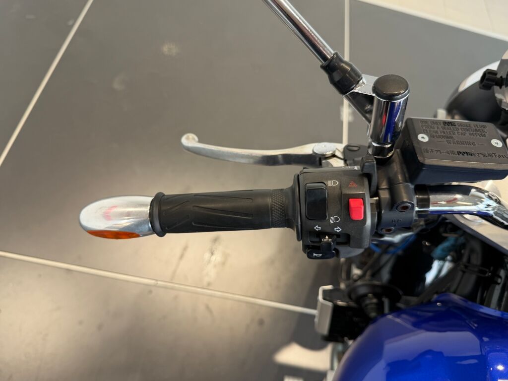 Yamaha XJR 2004 