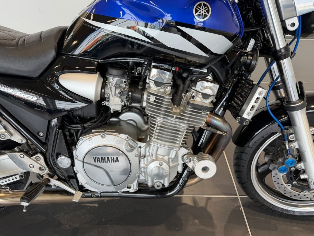 Yamaha XJR 2004 
