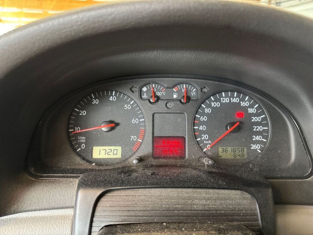 Volkswagen Passat Variant 2000 Punainen
