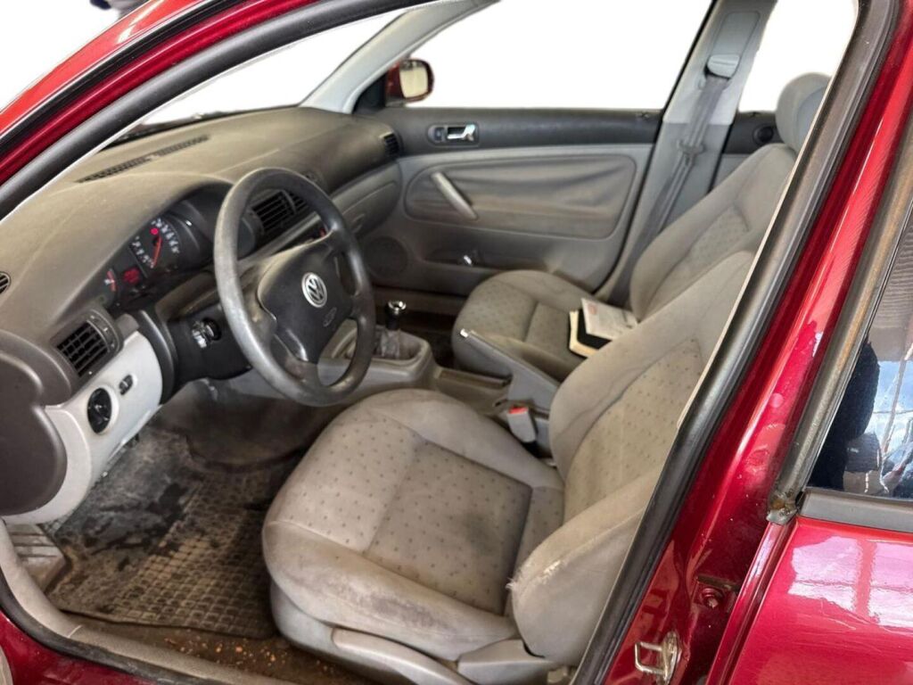 Volkswagen Passat Variant 2000 Punainen