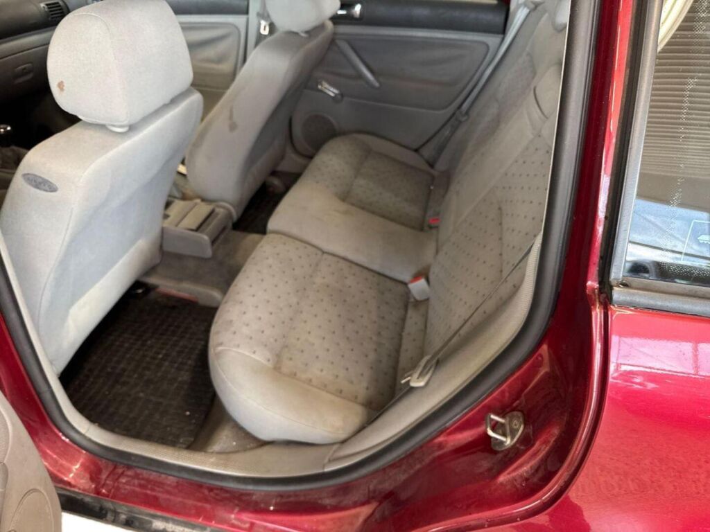 Volkswagen Passat Variant 2000 Punainen