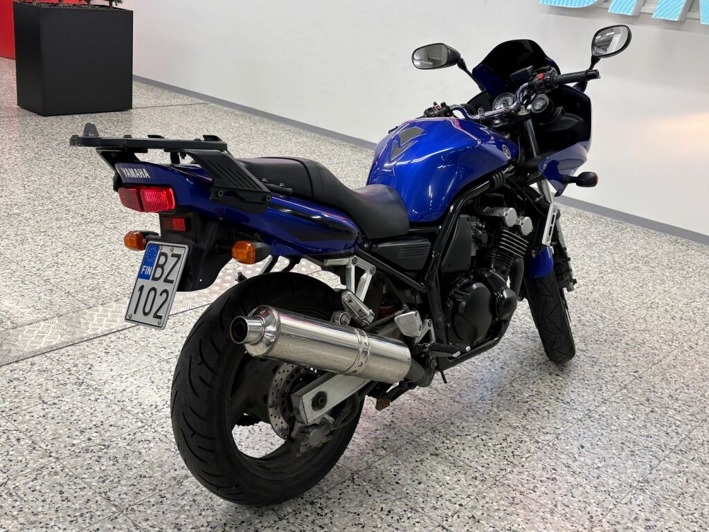 Yamaha FZS 2003 Sininen