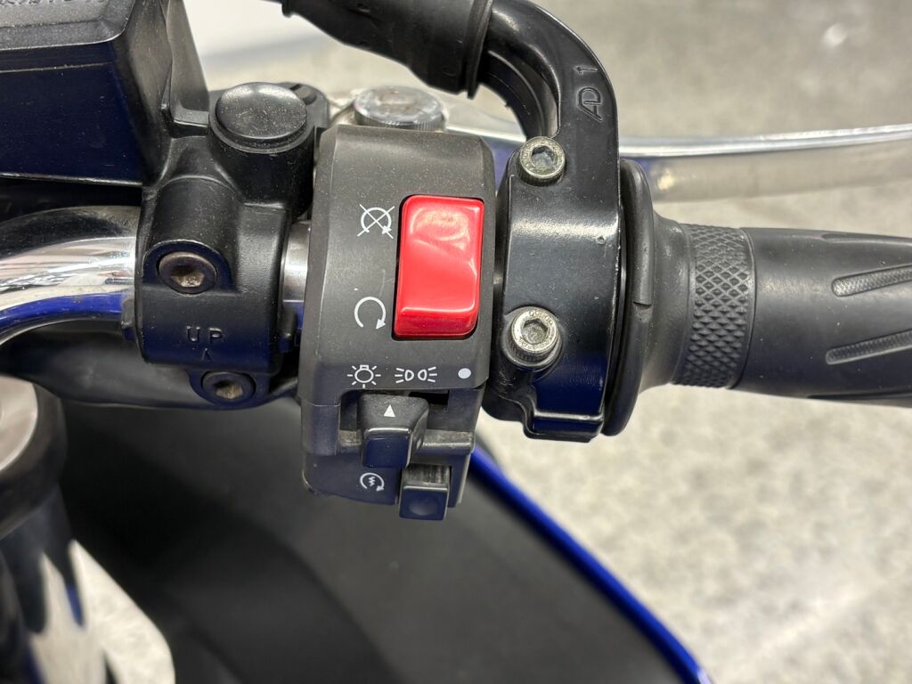 Yamaha FZS 2003 Sininen
