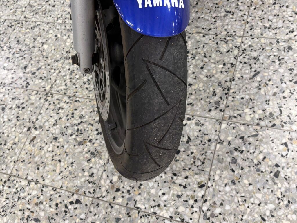 Yamaha FZS 2003 Sininen