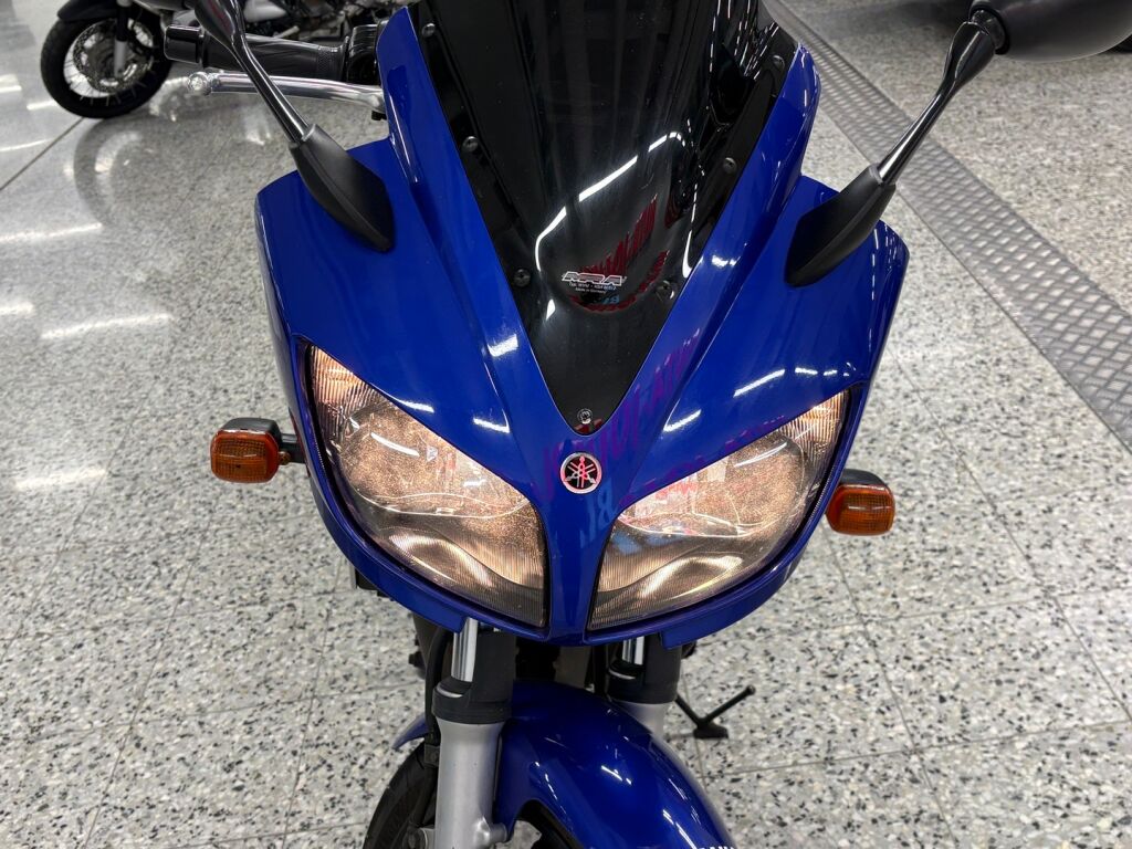Yamaha FZS 2003 Sininen