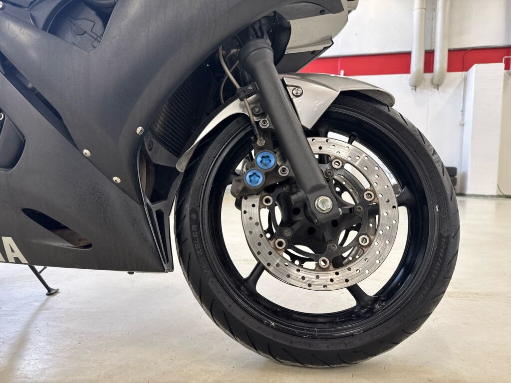 Yamaha YZF-R6 2003 
