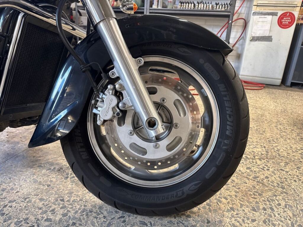 Kawasaki VN 2004 Musta