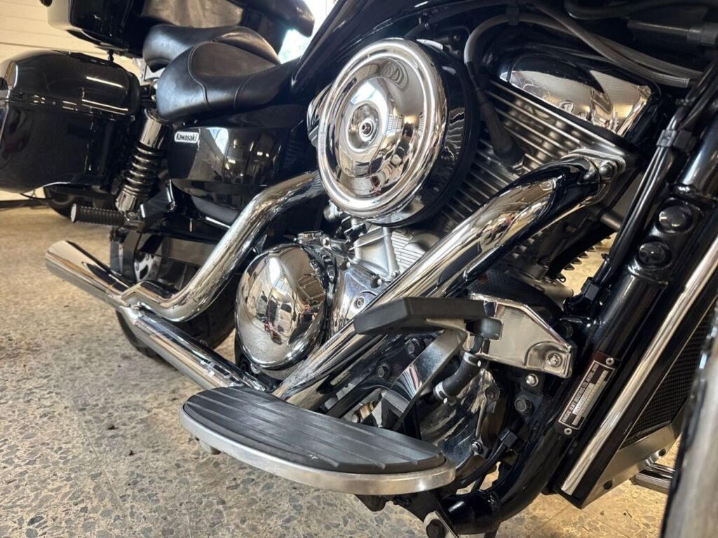 Kawasaki VN 2004 Musta