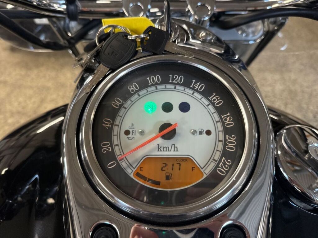 Kawasaki VN 2004 Musta