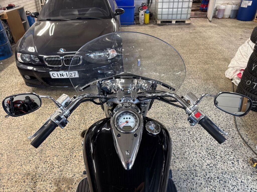 Kawasaki VN 2004 Musta