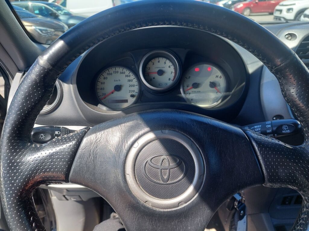 Toyota RAV4 2003 Musta