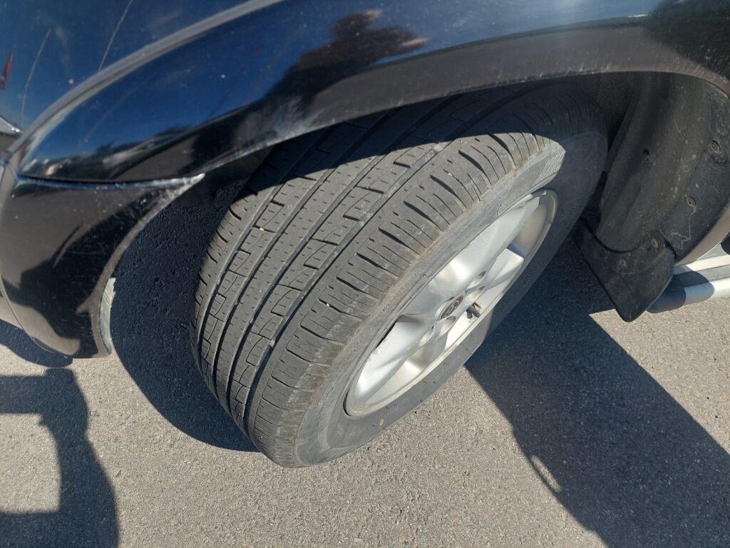 Toyota RAV4 2003 Musta