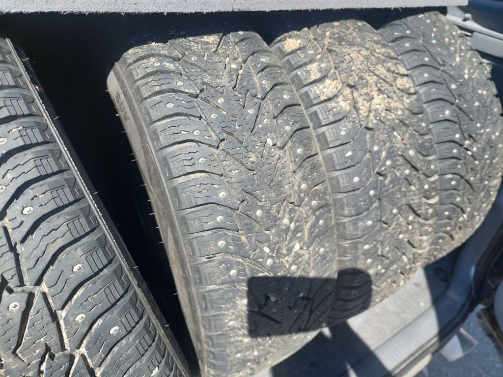 Toyota RAV4 2003 Musta