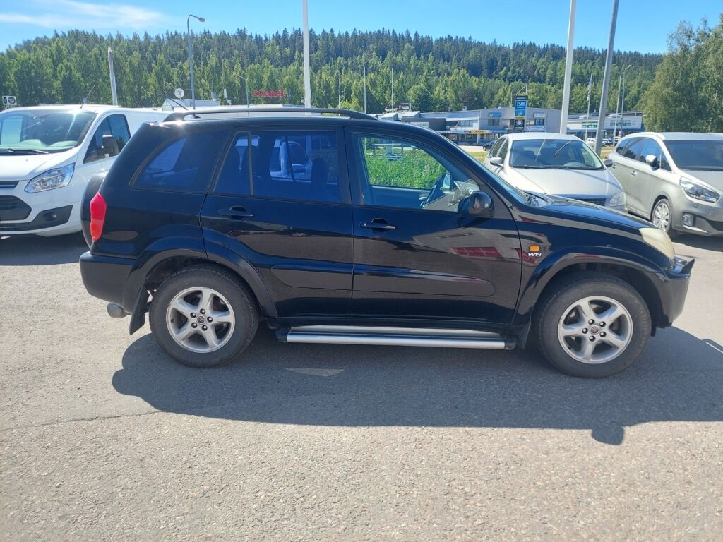 Toyota RAV4 2003 Musta