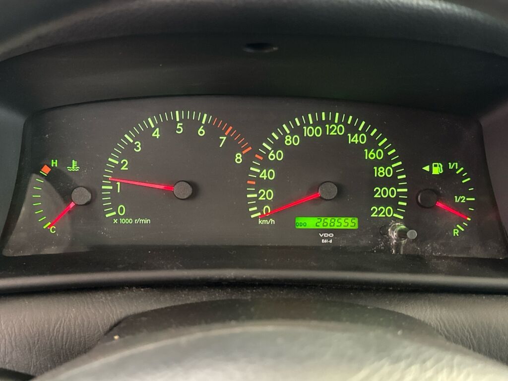 Toyota Corolla 2003 Punainen