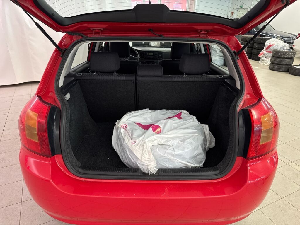 Toyota Corolla 2003 Punainen