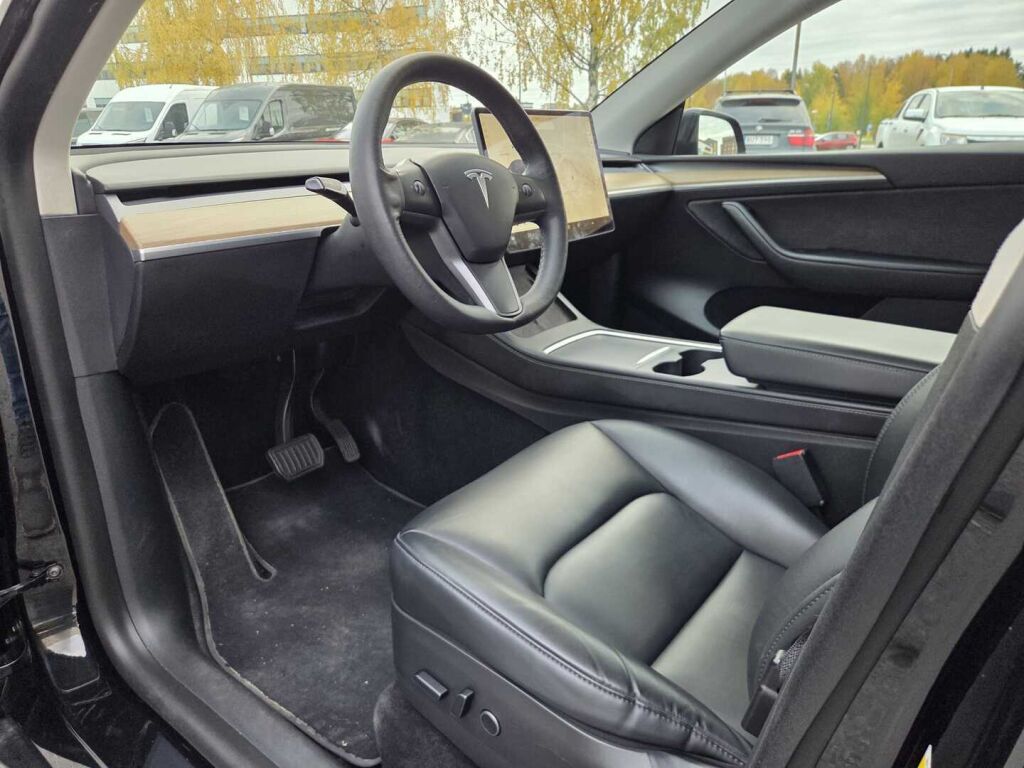 Tesla Model Y Long Range 2021, bild 3/17