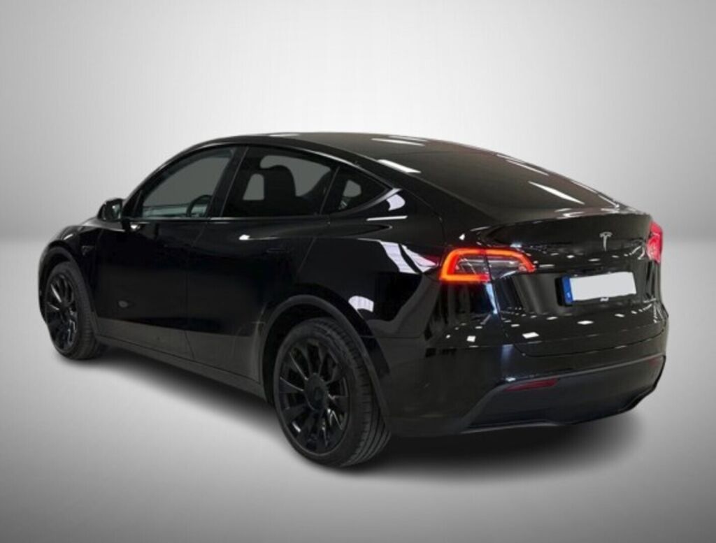 Tesla Model Y 2021 Musta