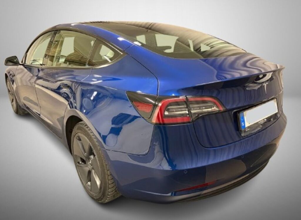 Tesla Model 3 2021 Sininen