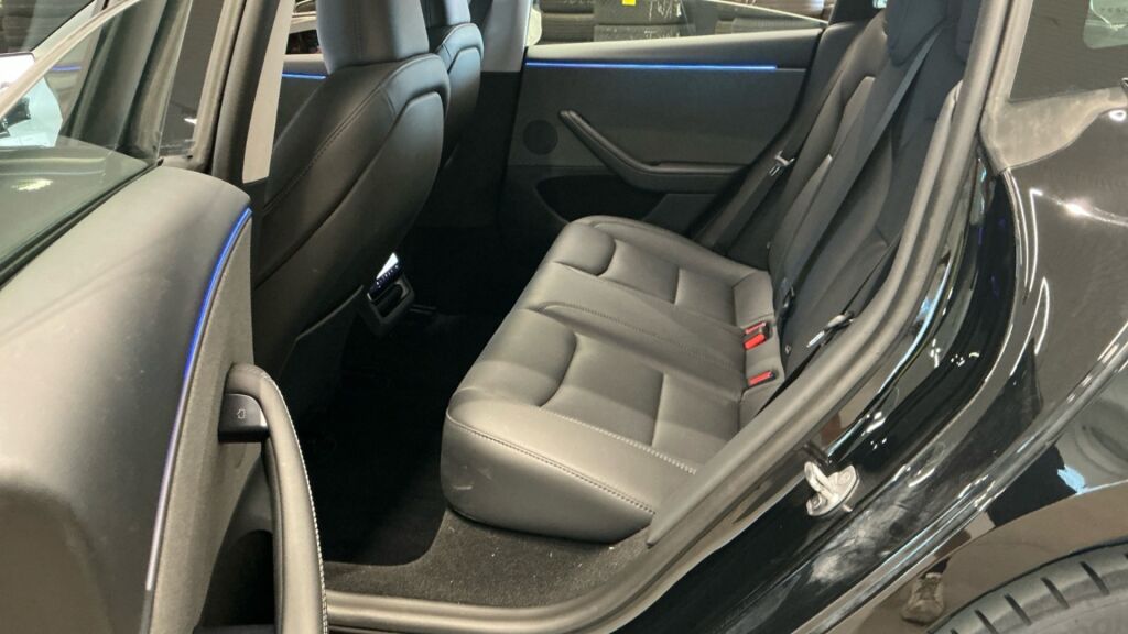 Tesla Model 3 2025 