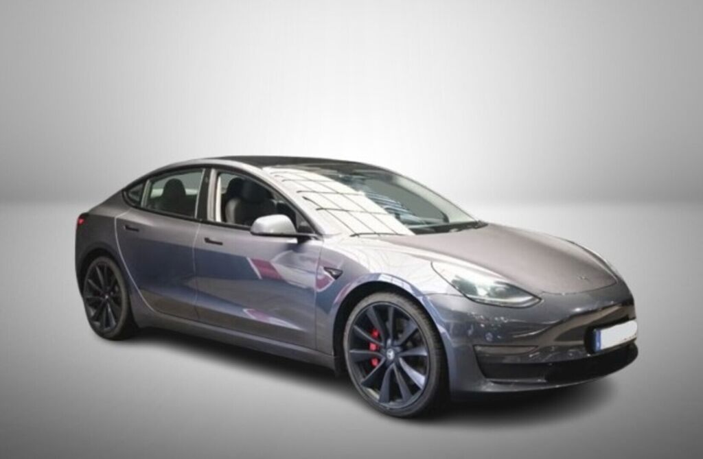 Tesla Model 3 2022 Harmaa (Midnight Silver)