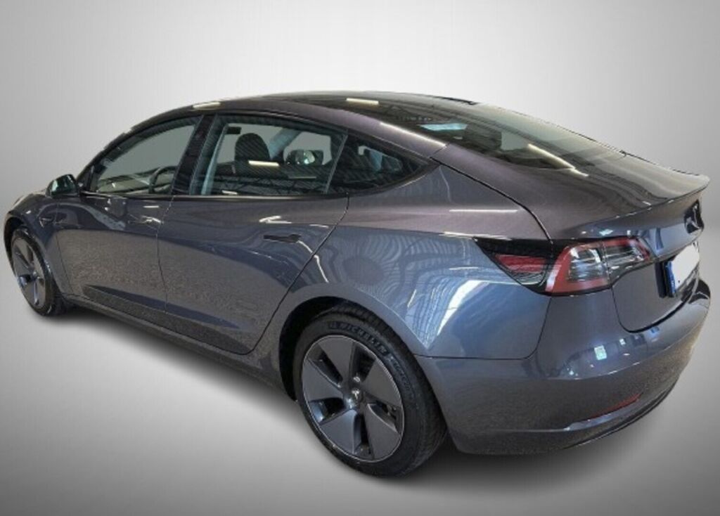 Tesla Model 3 2023 Harmaa