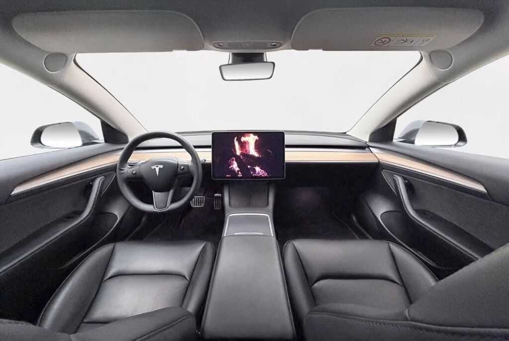 Tesla Model 3 2023 Harmaa