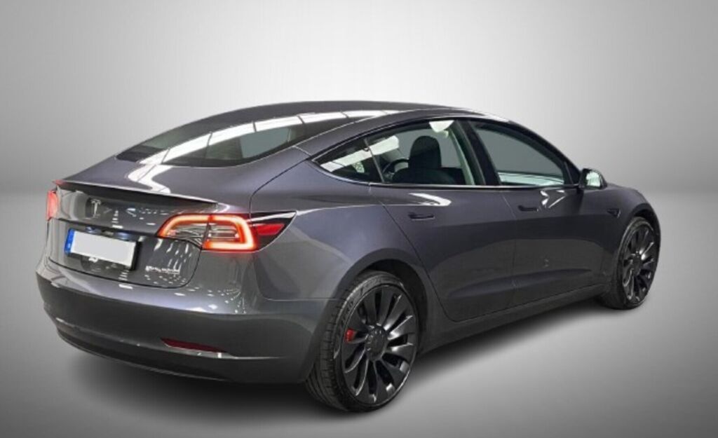 Tesla Model 3 2023 Harmaa