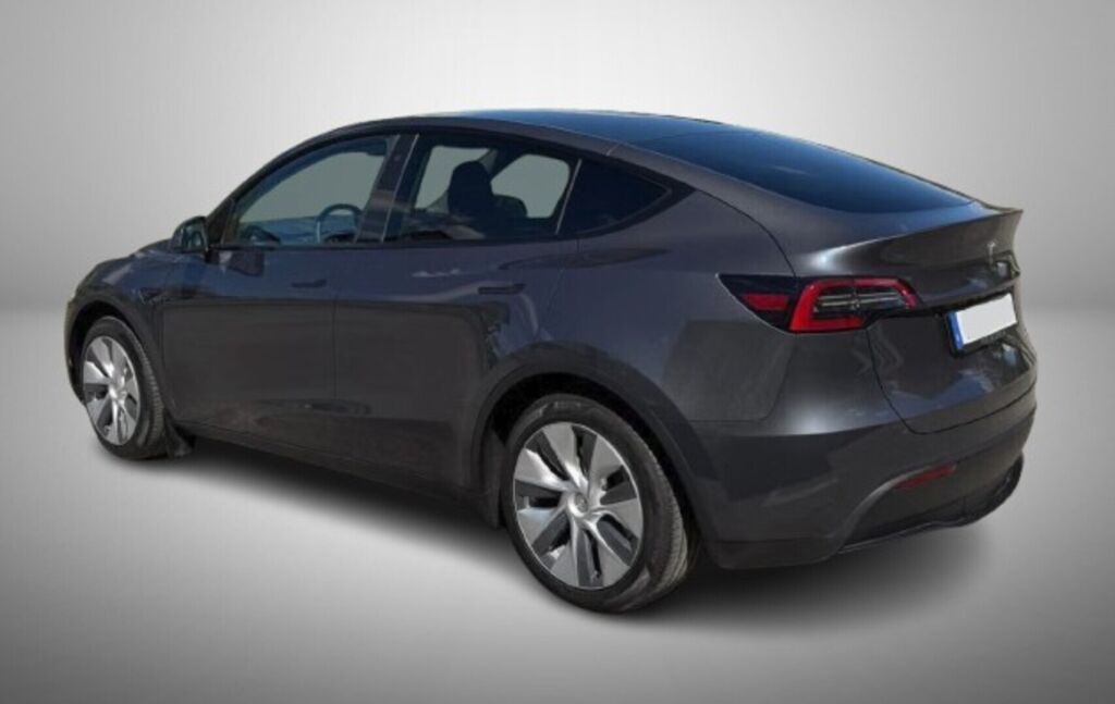 Tesla Model Y 2023 Harmaa