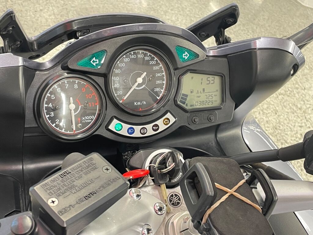 Yamaha FJR 2003 PP  V 182