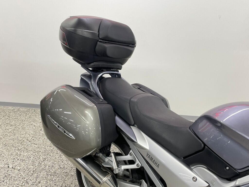 Yamaha FJR 2003 PP  V 182