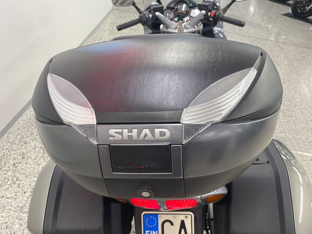 Yamaha FJR 2003 PP  V 182