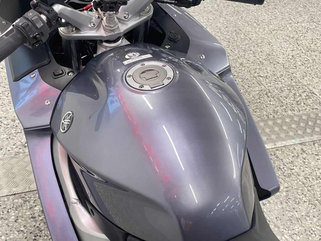 Yamaha FJR 2003 PP  V 182