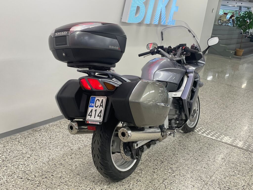 Yamaha FJR 2003 PP  V 182