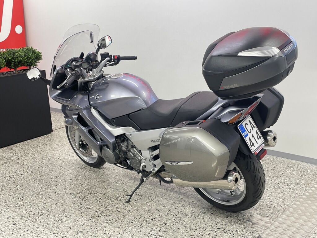 Yamaha FJR 2003 PP  V 182