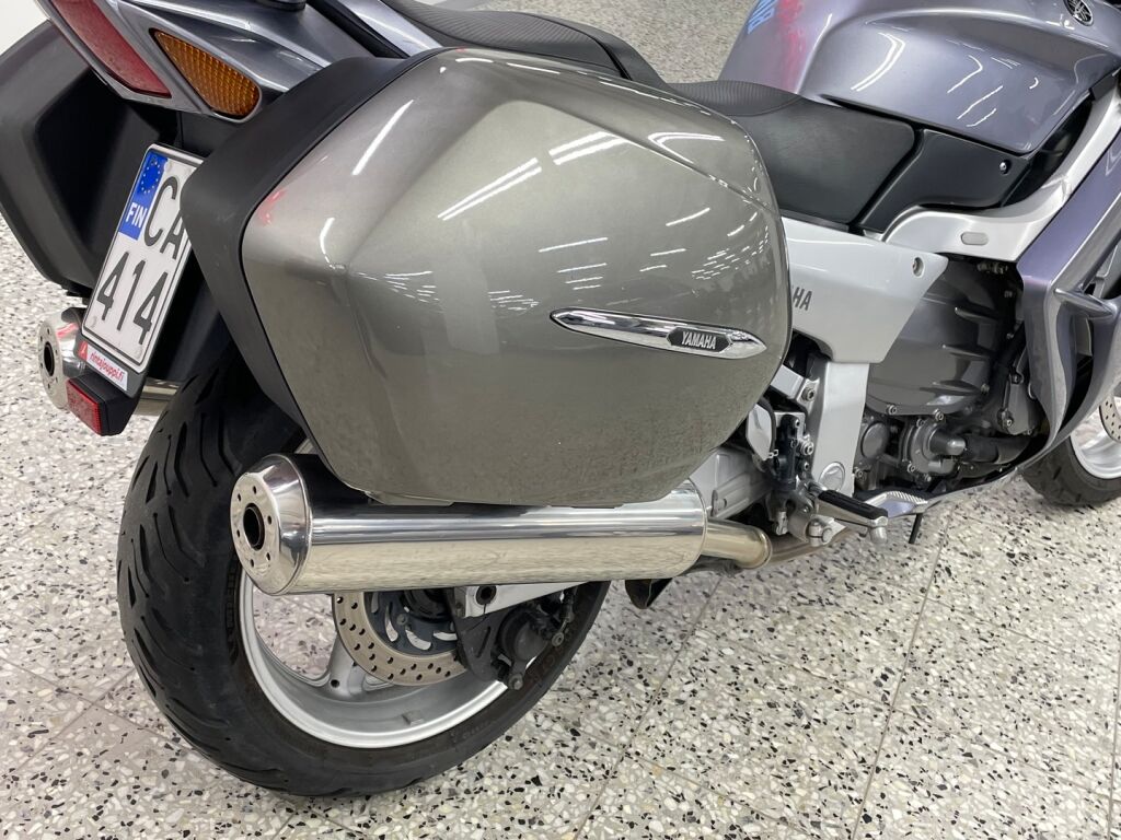 Yamaha FJR 2003 PP  V 182