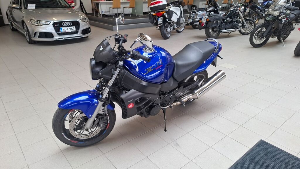 Honda X11 2003 JL V 500