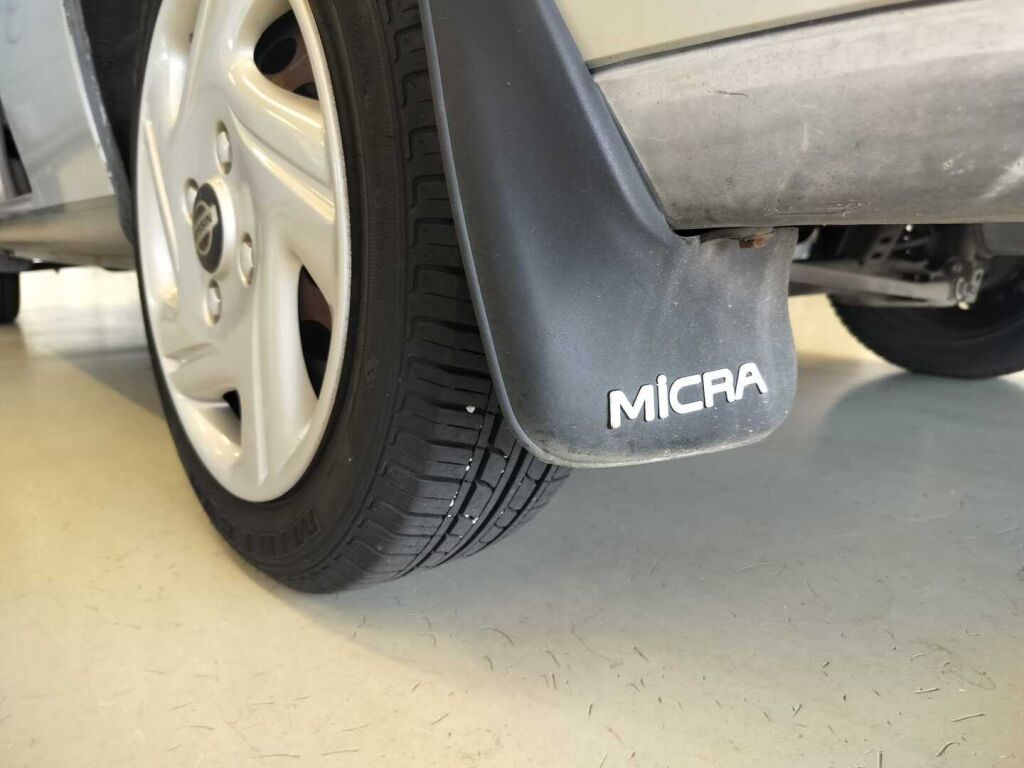 Nissan Micra 2001 Harmaa