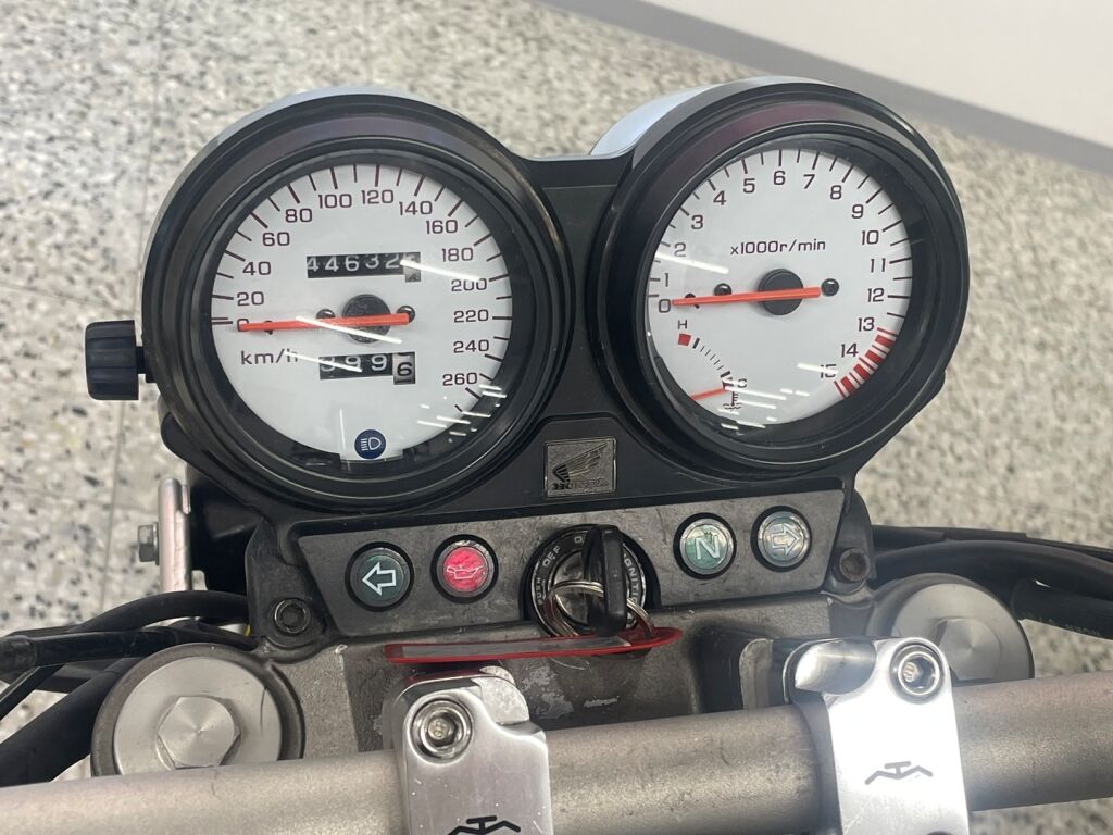 Honda CB 2002 
