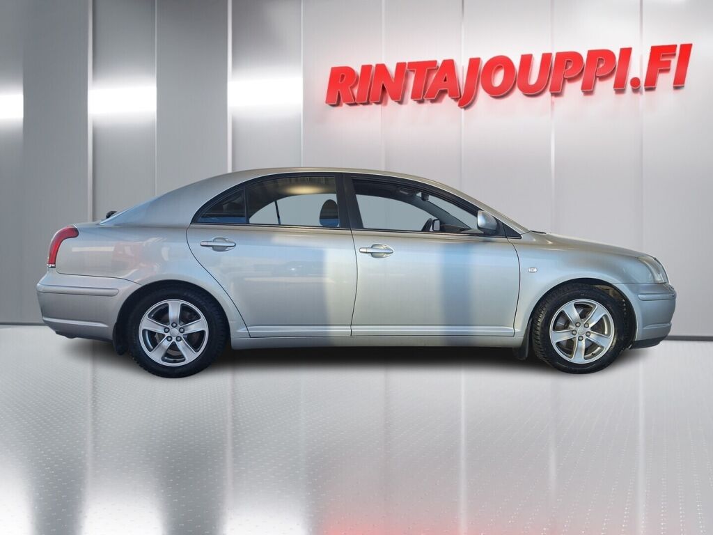 Toyota Avensis 2004 Hopea