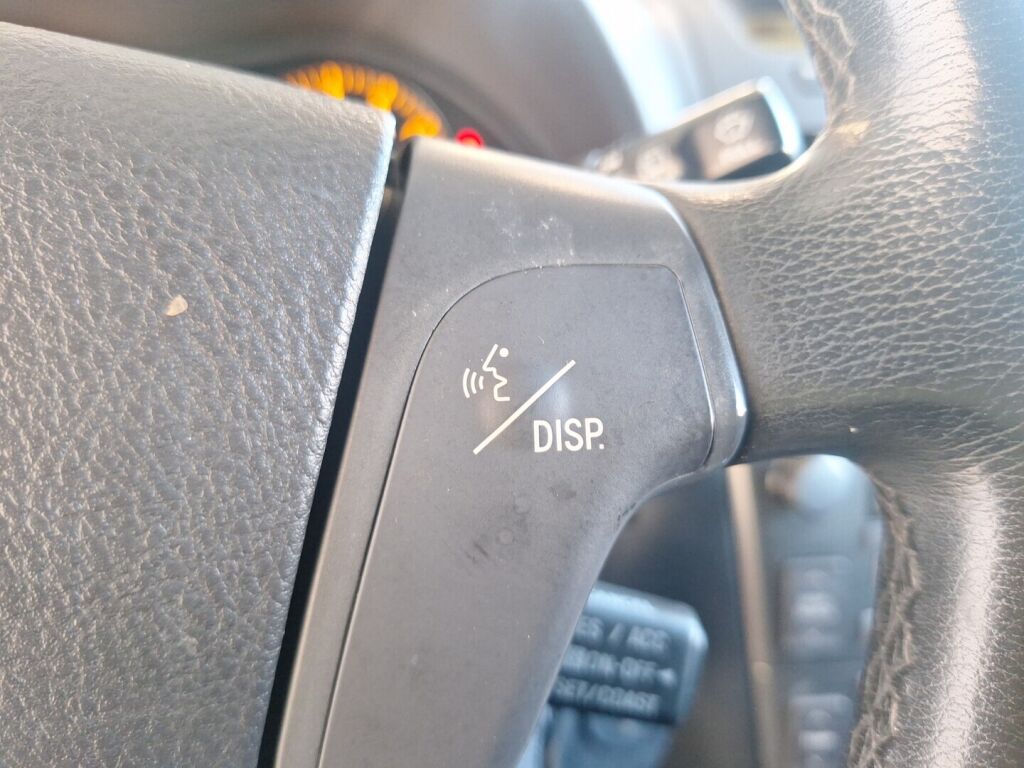 Toyota Avensis 2004 Hopea