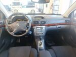 Toyota Avensis 2004 Hopea