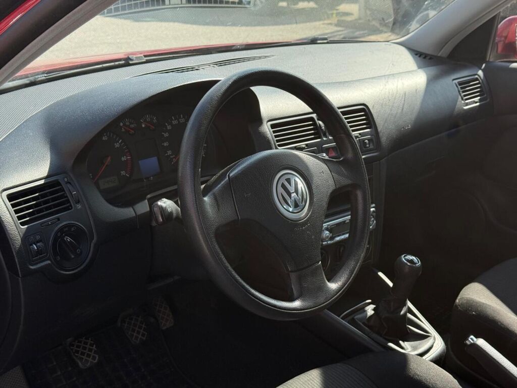 Volkswagen Bora 2004 Punainen