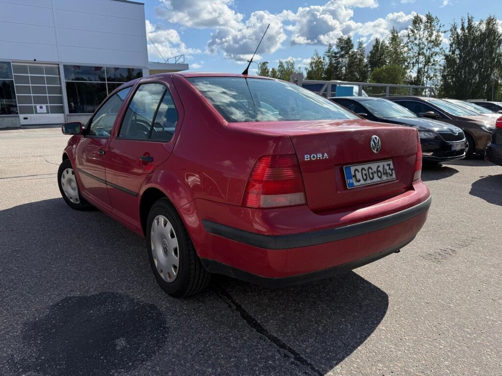 Volkswagen Bora 2004 Punainen