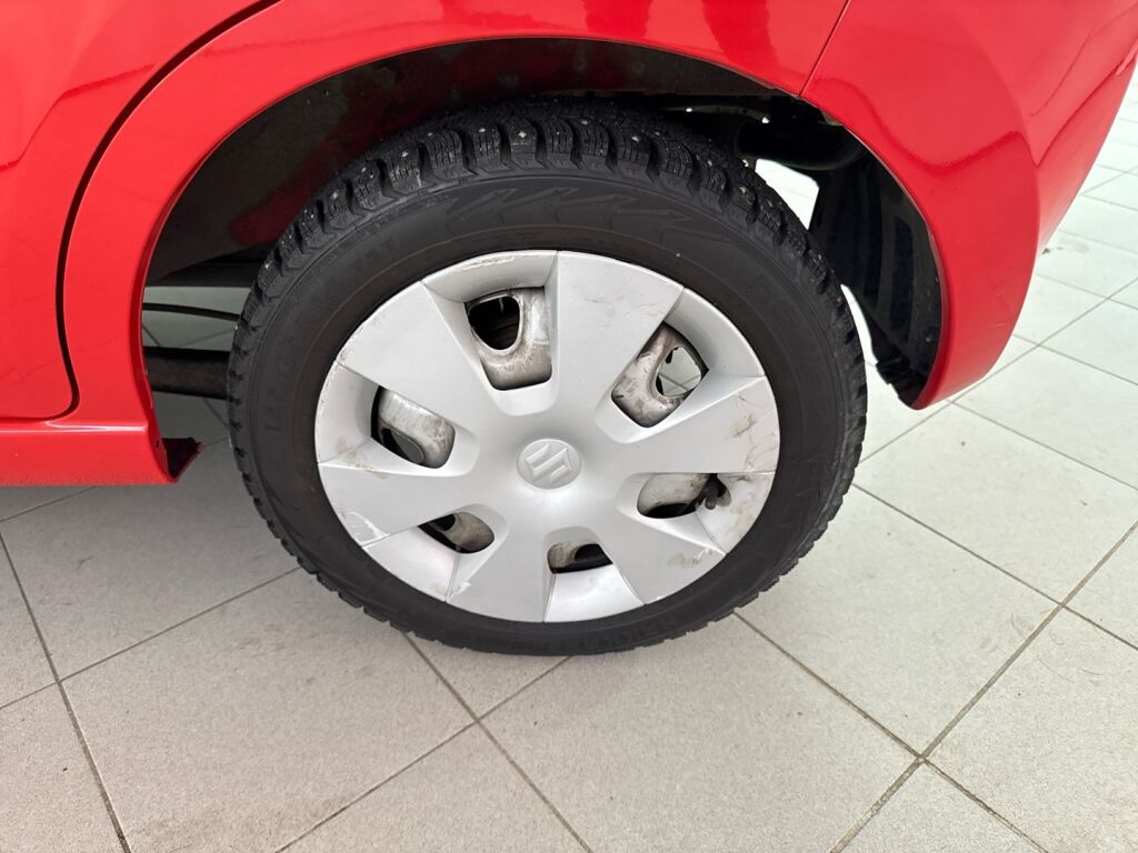 Suzuki Alto 2009 Punainen