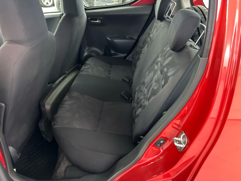 Suzuki Alto 2009 Punainen